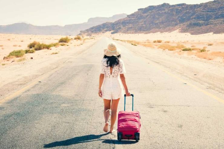 Viaggiare da sole nel 2026: queste sono le mete più sicure secondo il Solo Female Travel Index