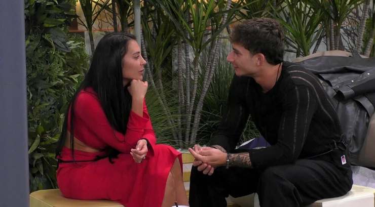 Grande Fratello: voci di crisi tra Tommaso Franchi e Mariavittoria Minghetti, arriva la replica di lei